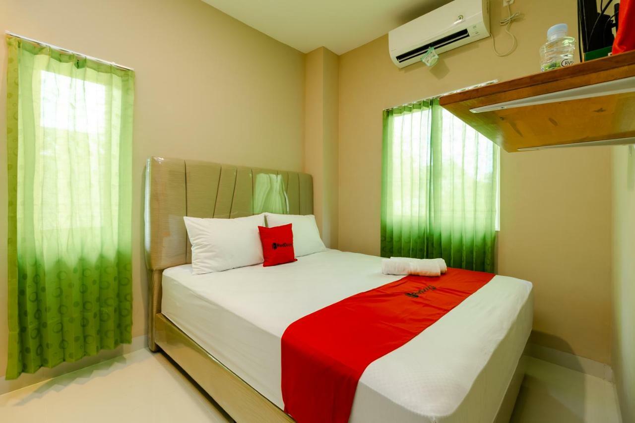 Hotel Reddoorz Syariah @ Panglima Polem Aceh Banda Aceh Exterior foto