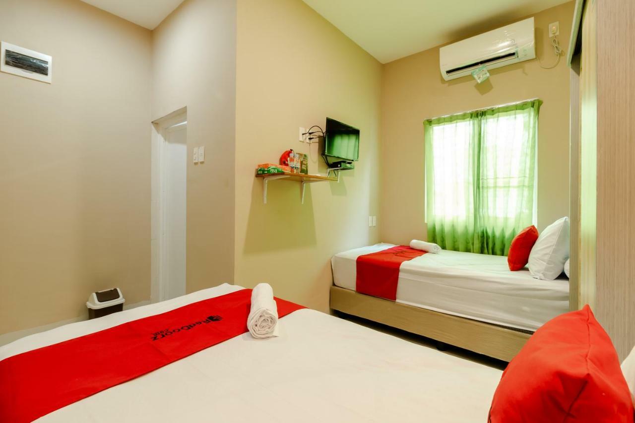 Hotel Reddoorz Syariah @ Panglima Polem Aceh Banda Aceh Exterior foto
