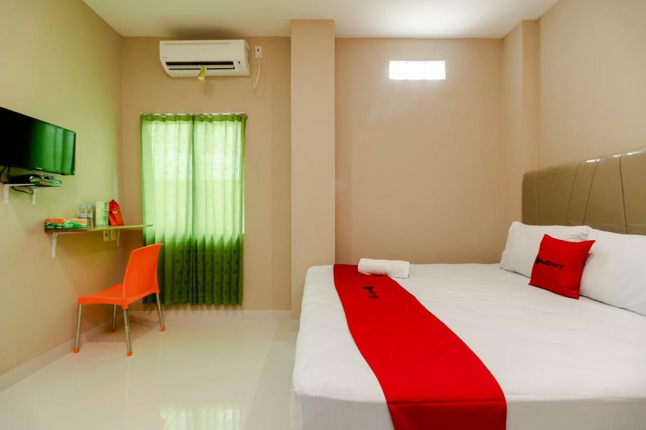 Hotel Reddoorz Syariah @ Panglima Polem Aceh Banda Aceh Exterior foto